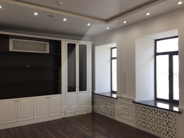 Реконструированный особняк на продажу, м.Курская.