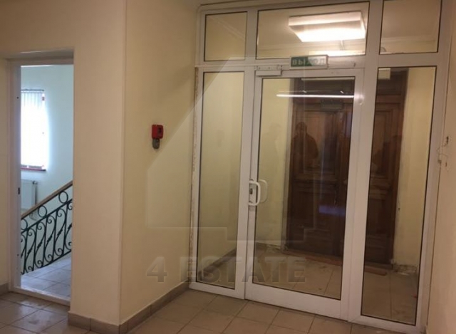 Реконструированный особняк класса В+(можно банк, ресторан), м.Полянка.