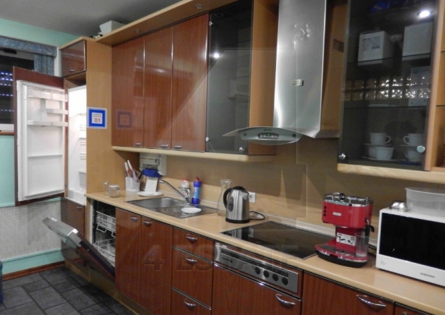 Аренда офиса с отдельным входом м. Третьяковская.