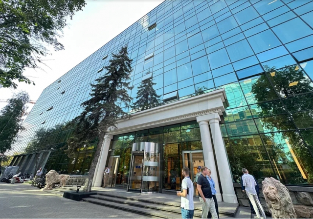 Аренда офисов в новом бизнес-центре" Верейская Плаза 4" м.Давыдковская.