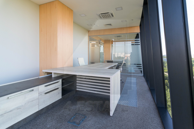 Аренда офисов в бизнес центре "Лотос", м.Нахимовский проспект.