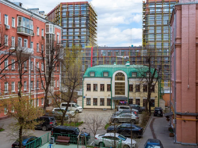 Презентабельный особняк на продажу, м.Курская.