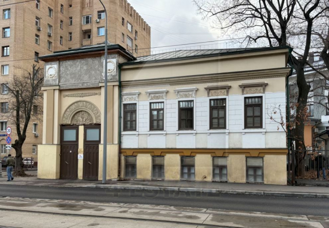 Реконструированный особняк класса В+, м.Достоевская.