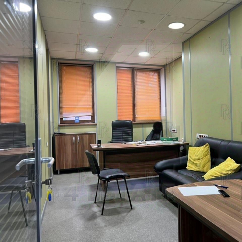 Офисное помещение с отдельным входом, м. Менделеевская.