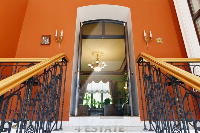 Продажа презентабельного особняка на м. Курская.