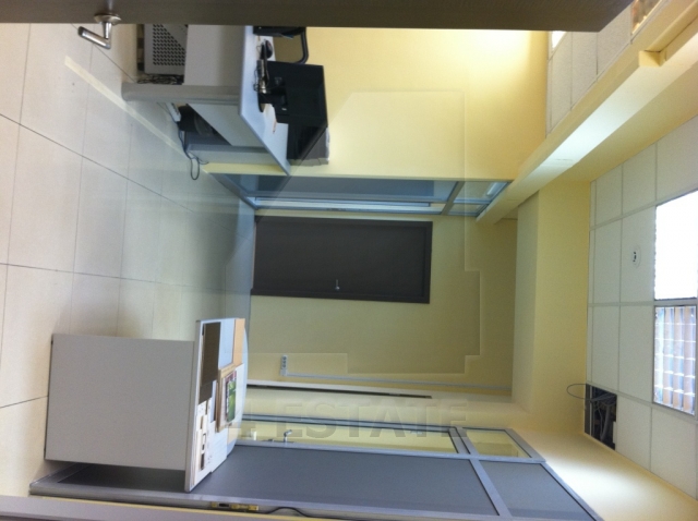 Продажа этажа в торгово-офисном центре,м. Пролетарская.