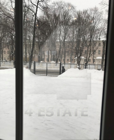 Аренда отдельно-стоящего здания с большой парковкой, м.Достаевская.