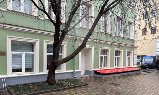Аренда помещения с отд. входом в особняке класса В+, м.Театральная.