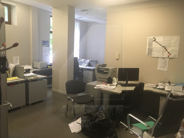 Представительский офис с отдельным входом и мебелью, м.Смоленская.