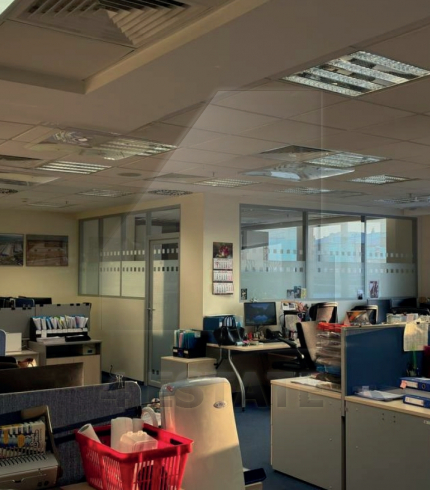 Аренда торговых и офисных помещений в бизнес-центре класса Премиум, м.Площадь революции.