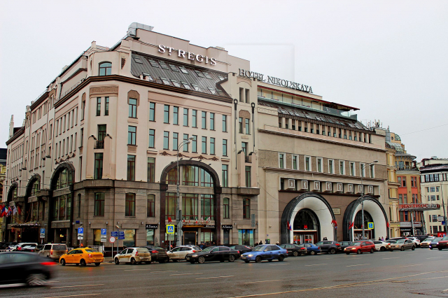 Торговая площадь в здание отеля "St. Regis", м.Лубянка.
