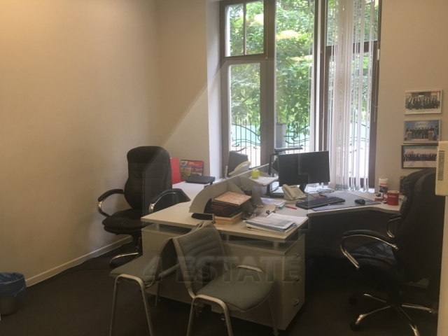 Представительский офис с отдельным входом и мебелью, м.Смоленская.