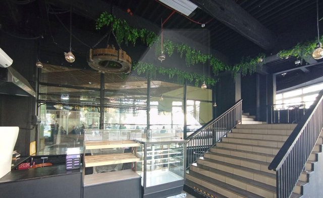 Бизнес-центе "Сафа", м.Новослободская.