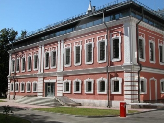 Предлагается в аренду особняк класса А, м. Охотный ряд.