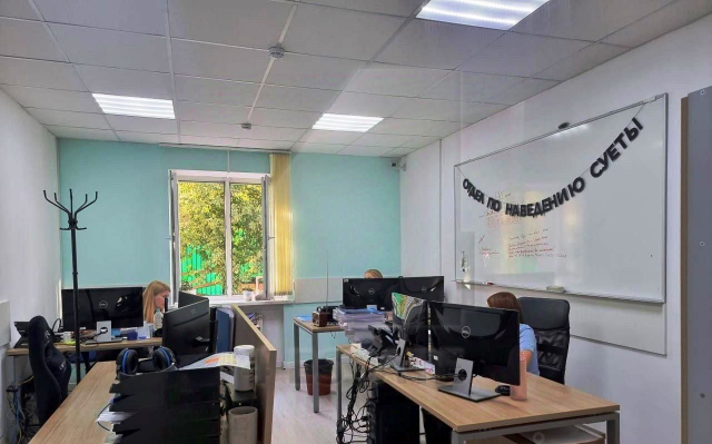 Презентабельный особняк в аренду, м.Народное ополчения.