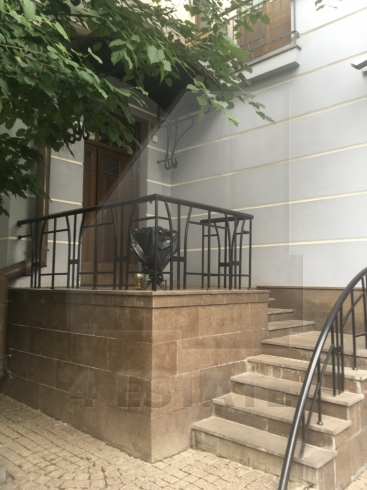 Представительский офис с отдельным входом и мебелью, м.Смоленская.