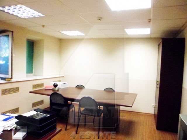 Аренда помещения в офисном здании м. Красносельская.