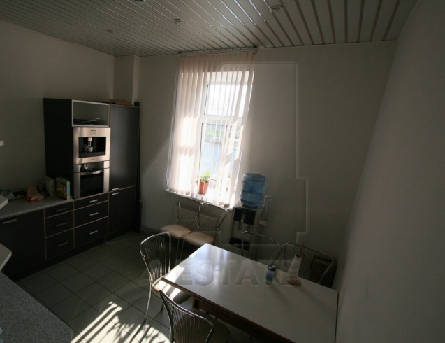 Продаются офисы в бизнес центре класса В+, м.Смоленская.