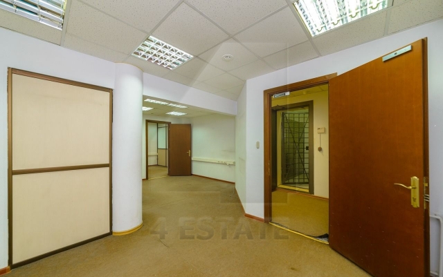 Продажа банковского помещения в элитном жилом доме, м.Кропоткинская.