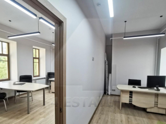 Аренда дизайнерского офиса в БЦ класса В+, м.Новокузнецкая.