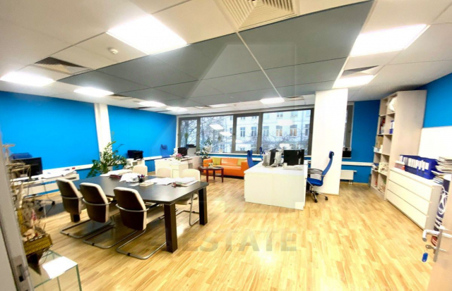 Аренда офисов в бизнес центре класса "А"  м. Баррикадная 