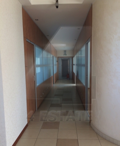 Аренда здание или офисов класса В, м.Киевская.