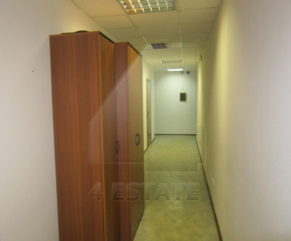 Помещение свободного назначения с отдельным входом(можно банк), м.Кожуховская.