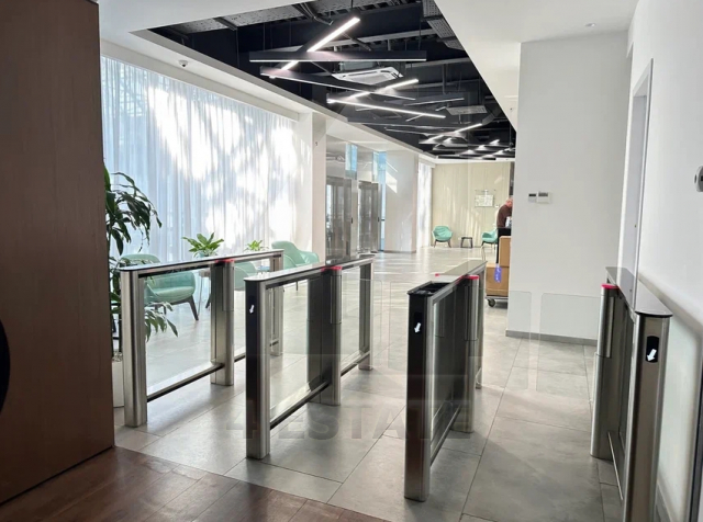 Аренда офисов в новом бизнес-центре" Верейская Плаза 4" м.Давыдковская.