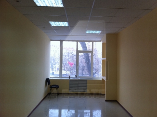 Продажа этажа в торгово-офисном центре,м. Пролетарская.