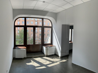 Бизнес-центр «Кустос LOFT».м.Цветной бульвар