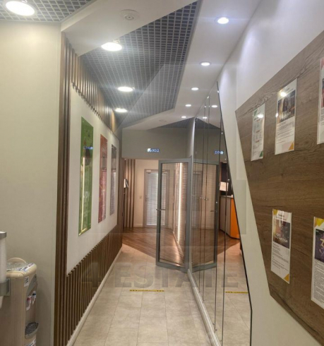 Офисное помещение с отдельным входом, м. Менделеевская.