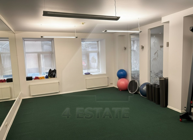 Аренда помещения с отд. входом в особняке класса В+, м.Театральная.