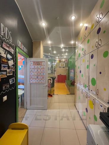 Продажа помещения с отдельным входом в особняке класса А, м.Арбатская.