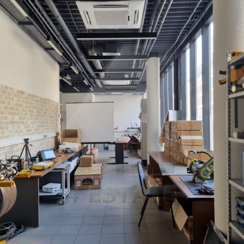 Продажа офисов в бизнес центре класса B+, м.Авиамоторная.