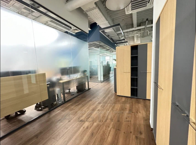 Аренда офисов в новом бизнес-центре" Верейская Плаза 4" м.Давыдковская.