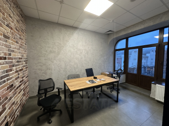 Бизнес-центр «Кустос LOFT».м.Цветной бульвар
