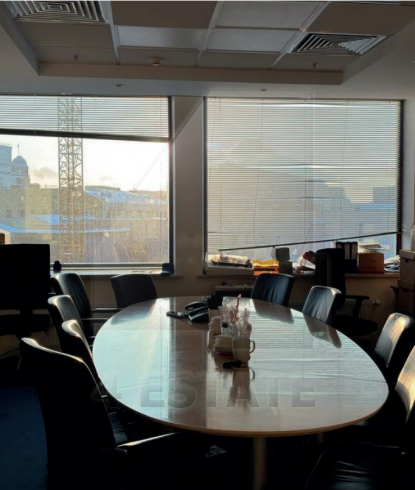 Аренда торговых и офисных помещений в бизнес-центре класса Премиум, м.Площадь революции.