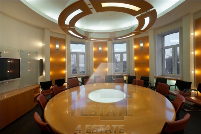 Предлагается на продажу бизнес-центр и пристроенный банковский особняк, м. Тверская