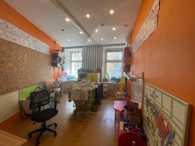 Продажа помещения с отдельным входом в особняке класса А, м.Арбатская.