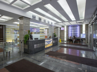 Аренда торговых и офисных помещений в бизнес-центре класса Премиум, м.Площадь революции.