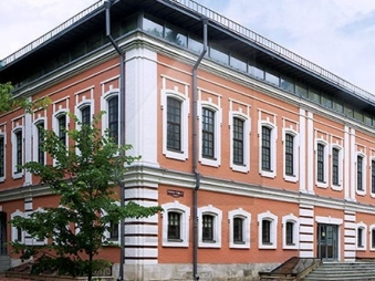 Предлагается в аренду особняк класса А, м. Охотный ряд.