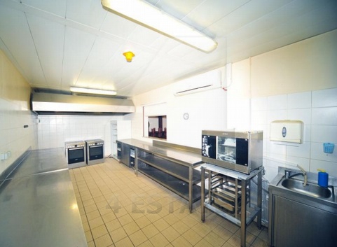 Продажа презентабельного офиса с отдельным входом, м.Студенческая.