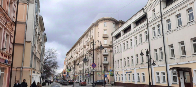 Аренда офисов и банковского помещения в бизнес-центре класса В+,  м.Новокузнецкая.