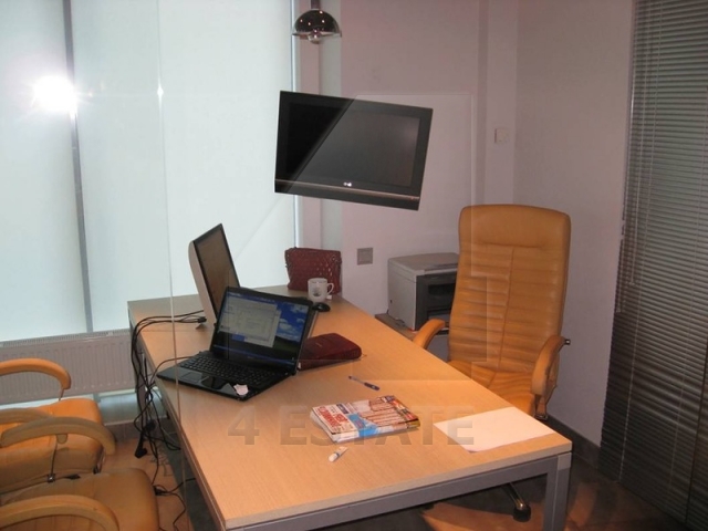 Дизайнерский офис с мебелью и отдельным входом, м.Киевская.