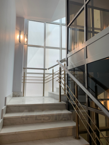 Продажа презентабельного особняка А класса, м.Чистые Пруды.