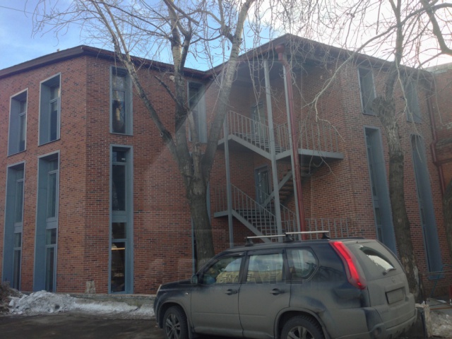 Продажа трехуровневого блока с отдельным входом в стиле ЛОФТ, м.Бауманская.