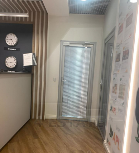 Офисное помещение с отдельным входом, м. Менделеевская.