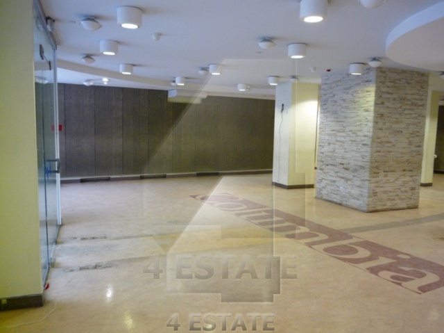 Продажа торгового помещения на первой линии садового кольца, м. Курская.