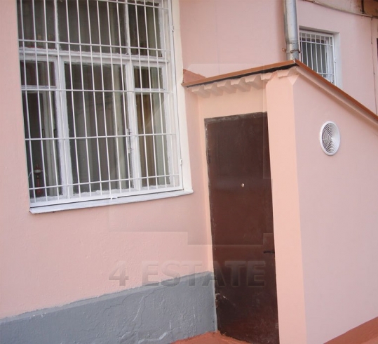 Продажа офисного помещения в цоколе жилого дома, м. Смоленская