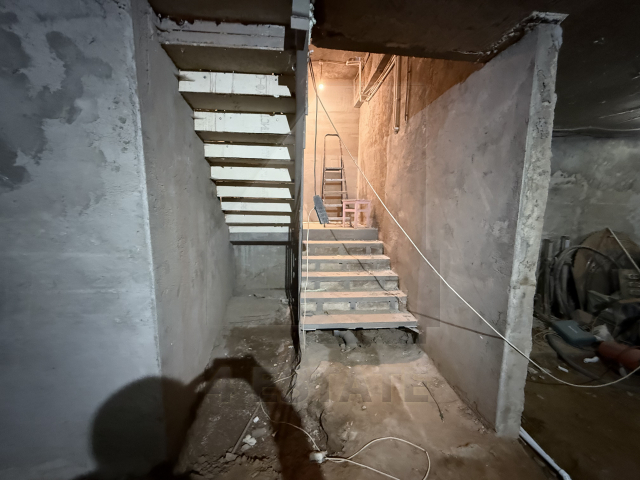 Помещение с отдельным входом, м.Римская.